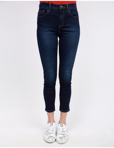 SS21 Jeans dalla linea "Skinny"