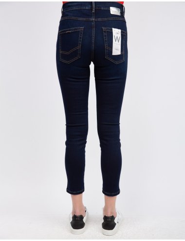 SS21 Jeans dalla linea "Skinny"