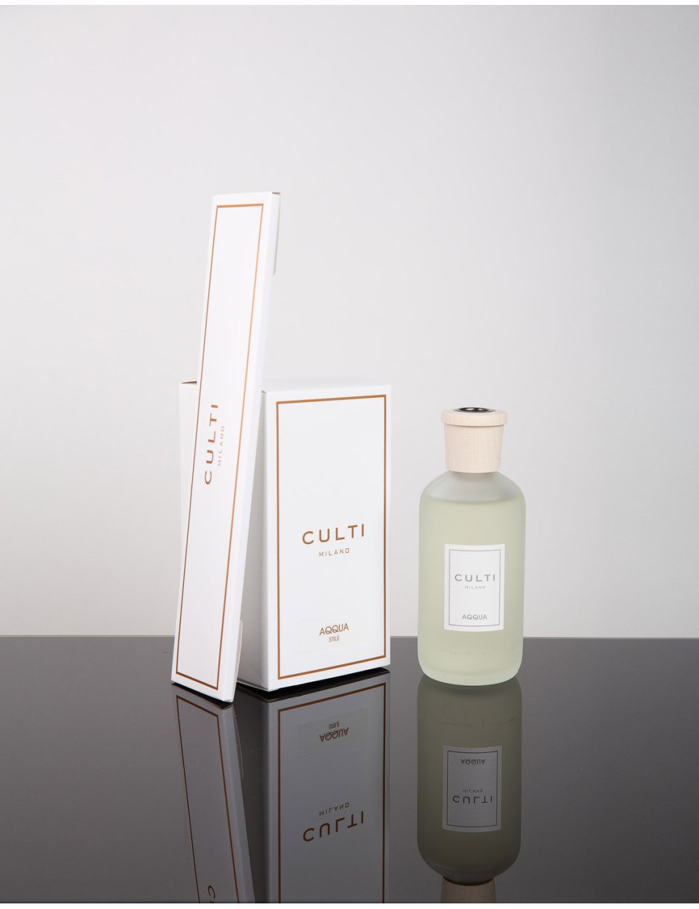 FW21-22 Diffusore per ambienti con stecchi "Aqqua" 250 ml FW21-22 Diffusore per ambienti con stecchi "Aqqua" 250 ml