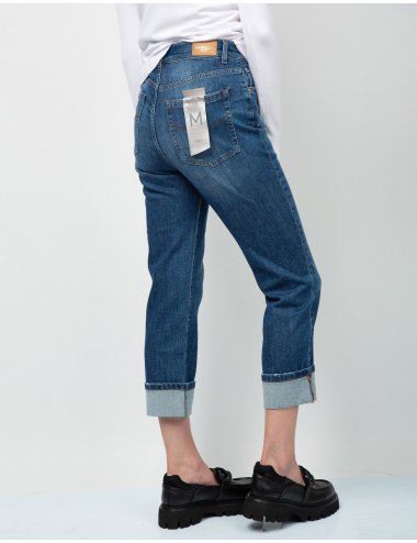 FW21-22 Jeans dalla linea "Mom"