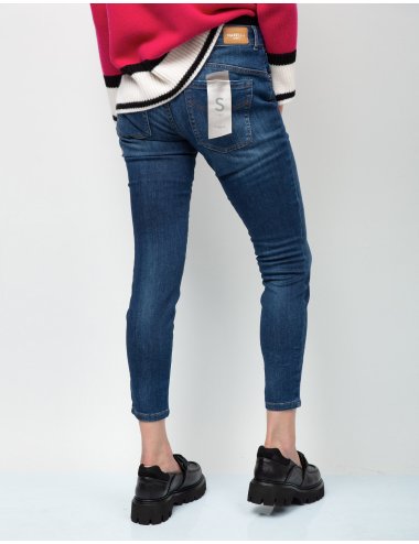 FW21-22 Jeans dalla linea "Skinny"